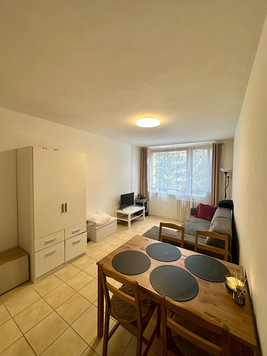Prodej bytu 2+kk 42 m², Praha – fotka 1 z 3