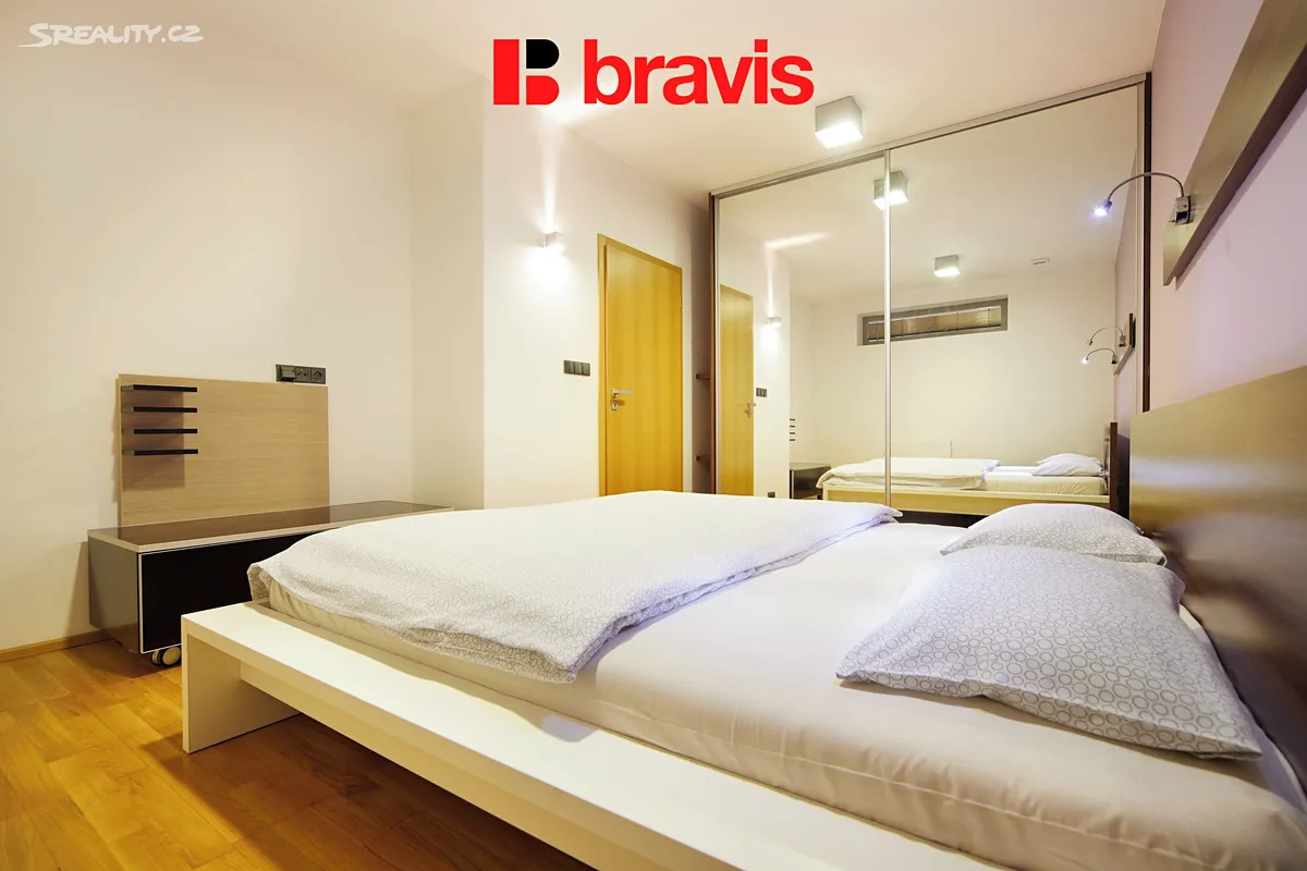 Pronájem bytu 2+kk 87 m² – pohled 3