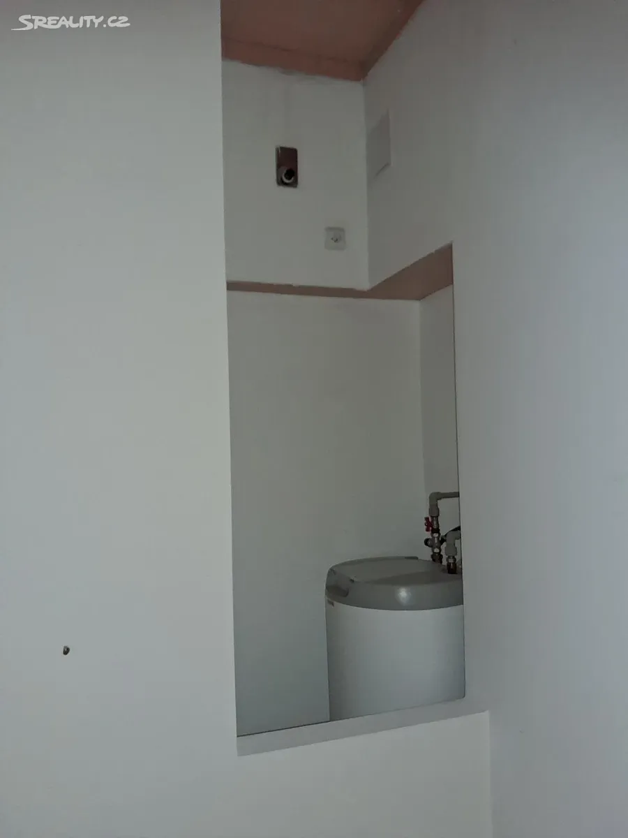 Pronájem bytu 1+1 35 m² – další