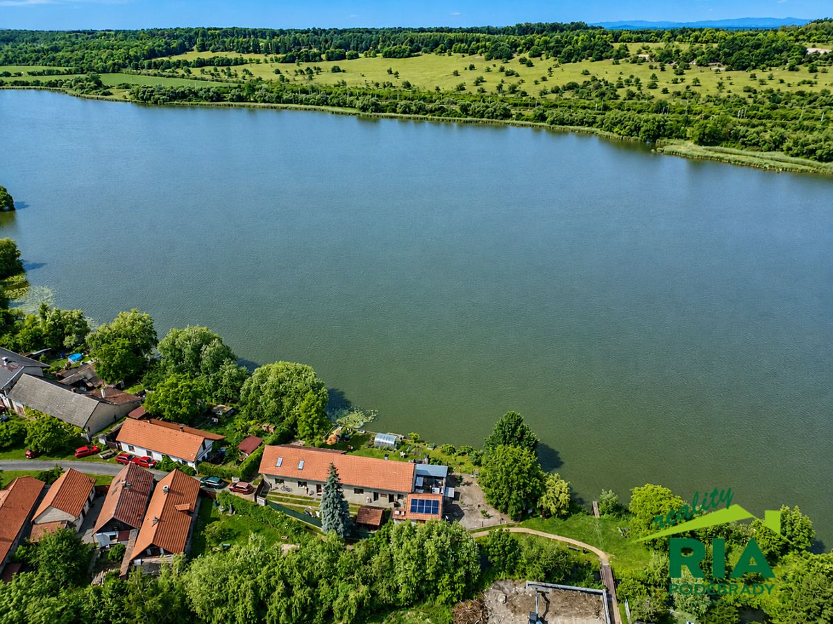 Prodej rodinného domu 228 m², pozemek 897 m² – fotografie 5