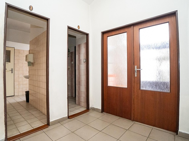 Комерційне приміщення на продаж, 340 м² (23 з 31)