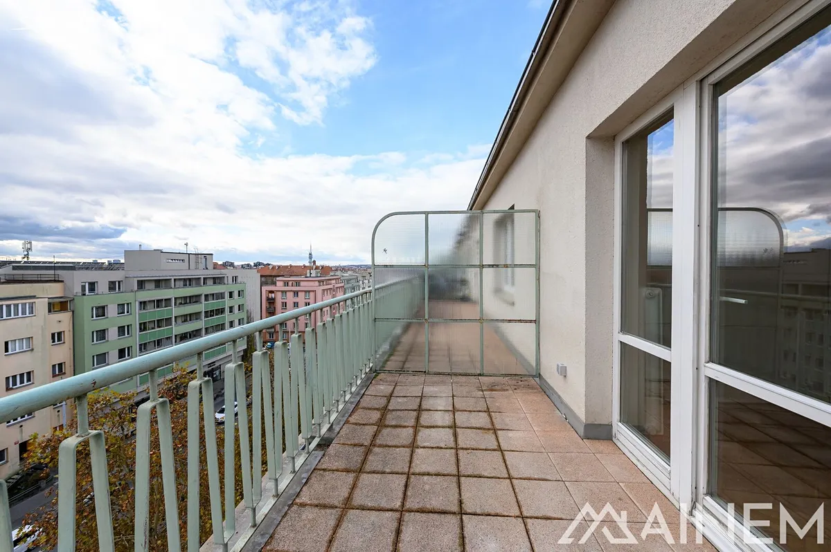 Pronájem bytu 3+kk 60 m² – pohled 4
