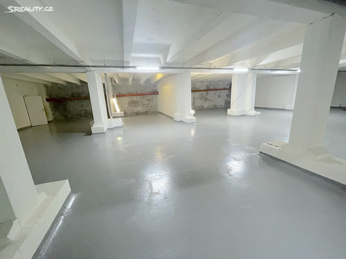 Pronájem skladového prostoru 200 m² – pohled 2