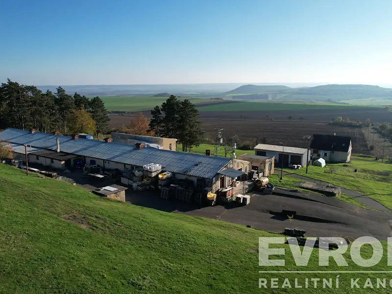 Prodej výrobní haly, prostoru 1700 m², Libčeves – náhled fotky 3