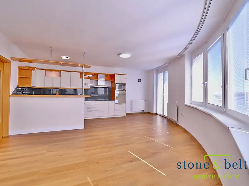 Pronájem bytu 5+kk 147 m², Praha – náhled fotky 1