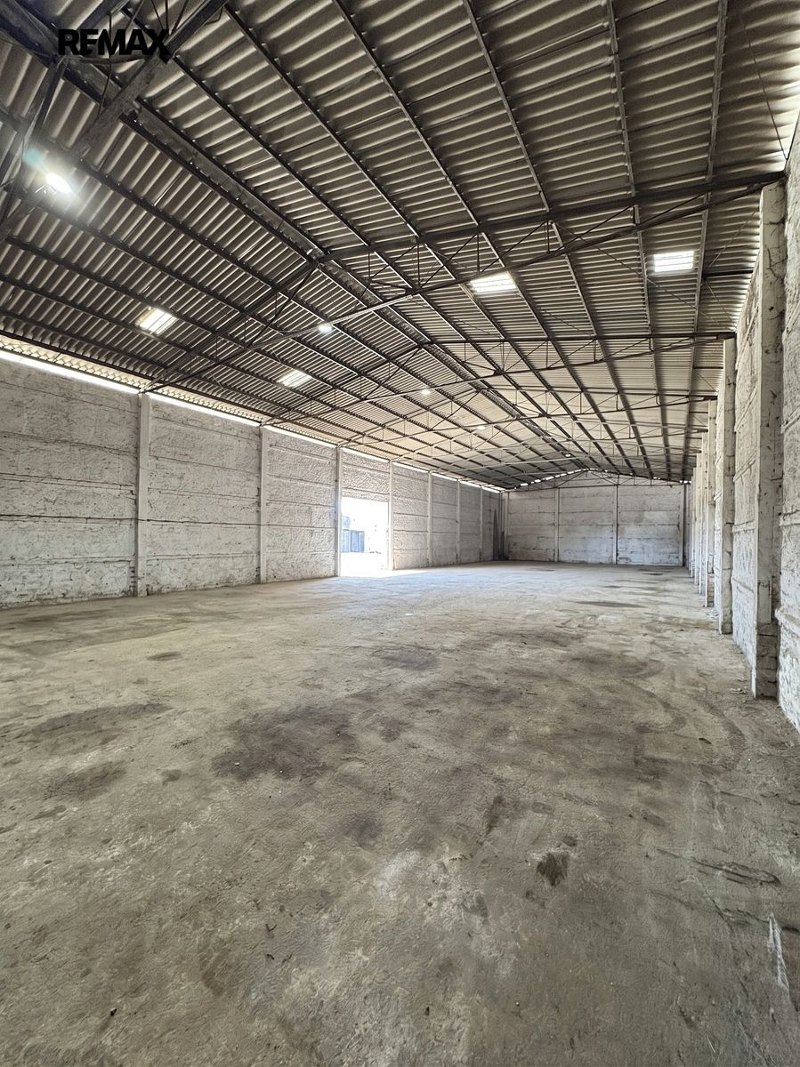 Pronájem skladového prostoru 618 m² – fotografie 2
