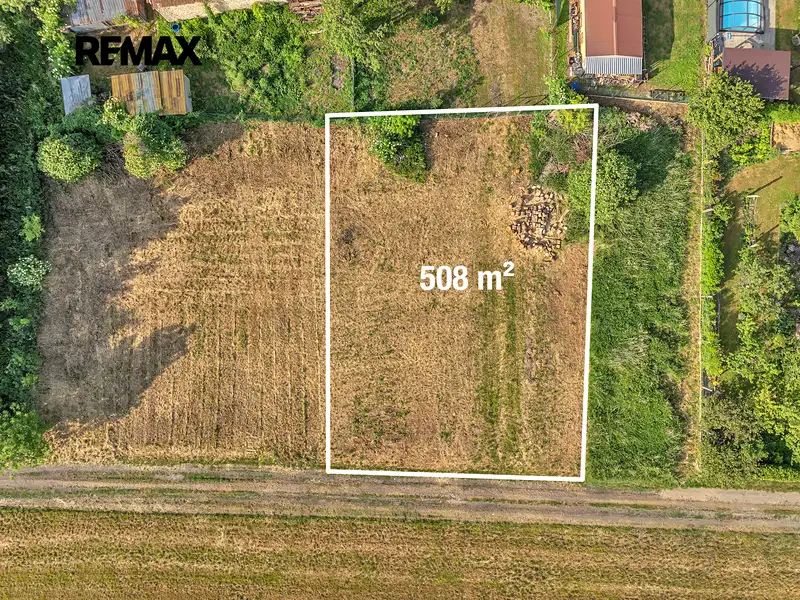 Prodej stavebního pozemku 508 m², Milovice – náhled fotky 2