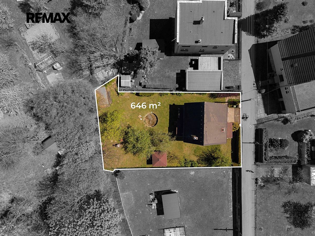 Prodej rodinného domu 92 m², pozemek 646 m² – fotografie 2