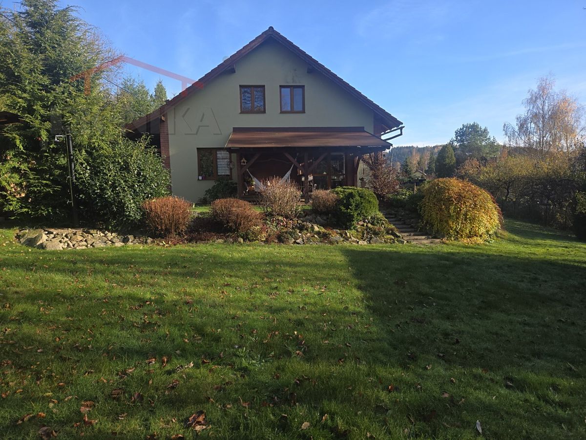 Prodej rodinného domu 162 m², pozemek 1700 m²