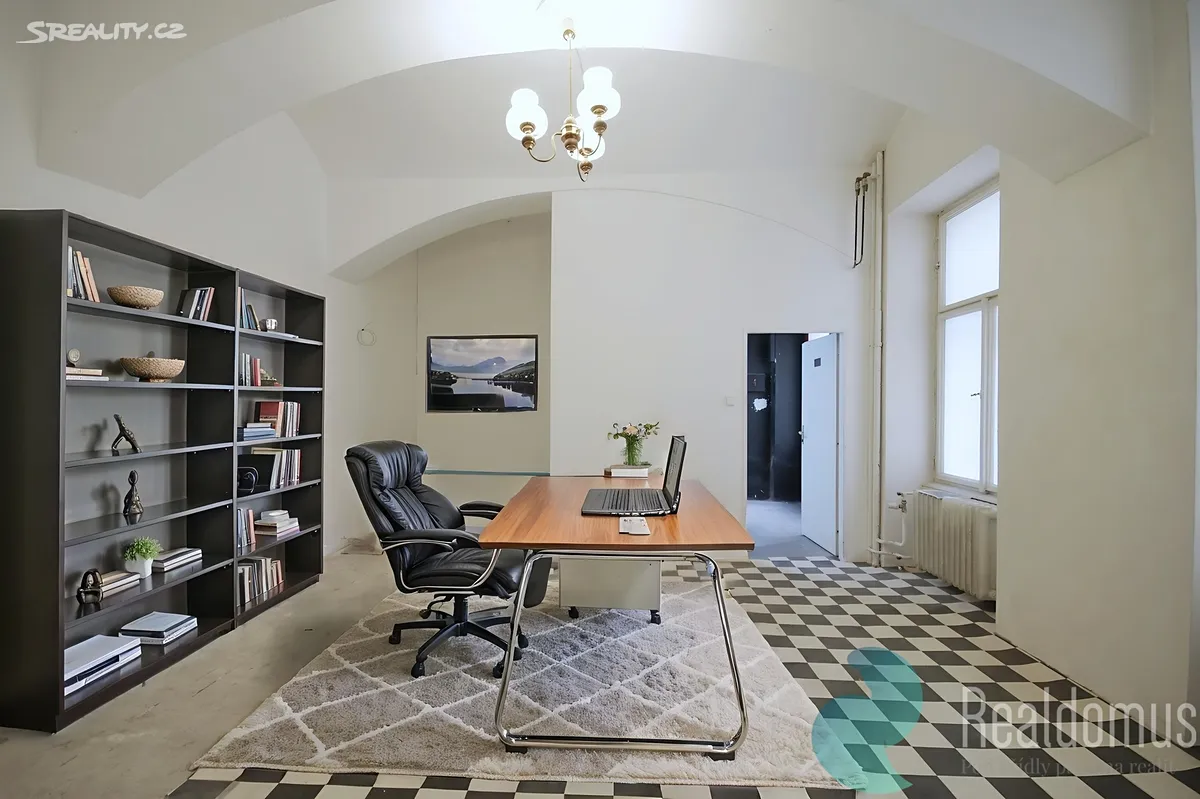Pronájem kanceláře 76 m² – pohled 2