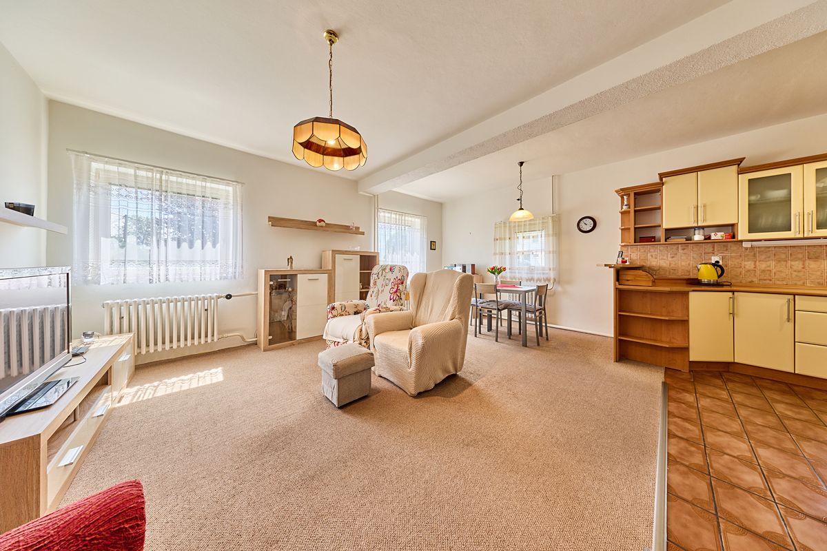 Prodej rodinného domu 158 m², pozemek 1747 m² – fotografie 4