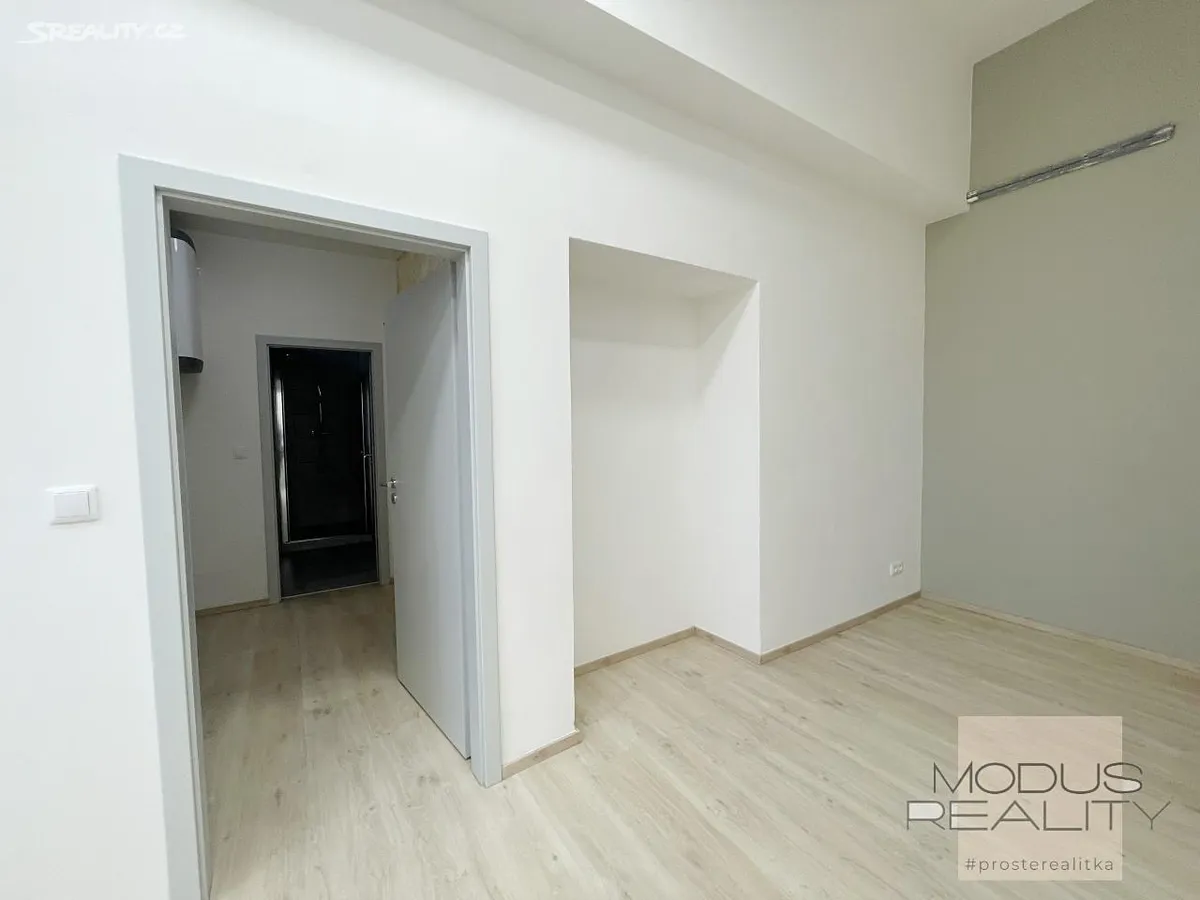 Pronájem kanceláře 37 m² – další