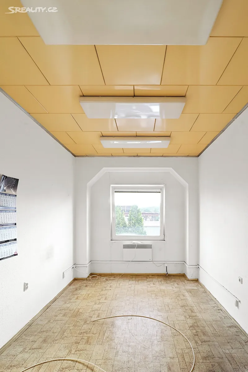 Pronájem kanceláře 357 m², Mníšek pod Brdy