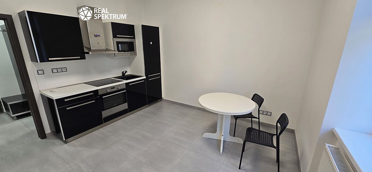 Pronájem bytu 1+kk 28 m²