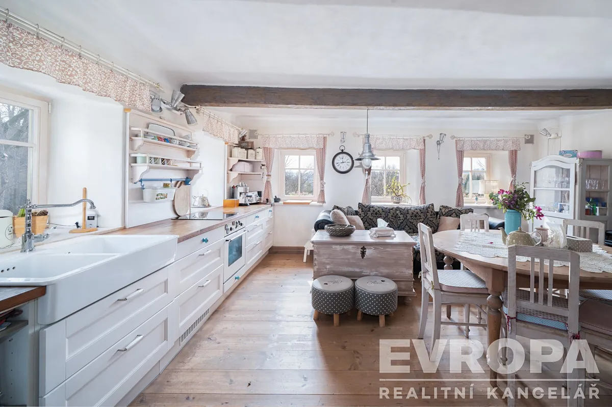 Prodej rodinného domu 120 m², pozemek 1895 m²