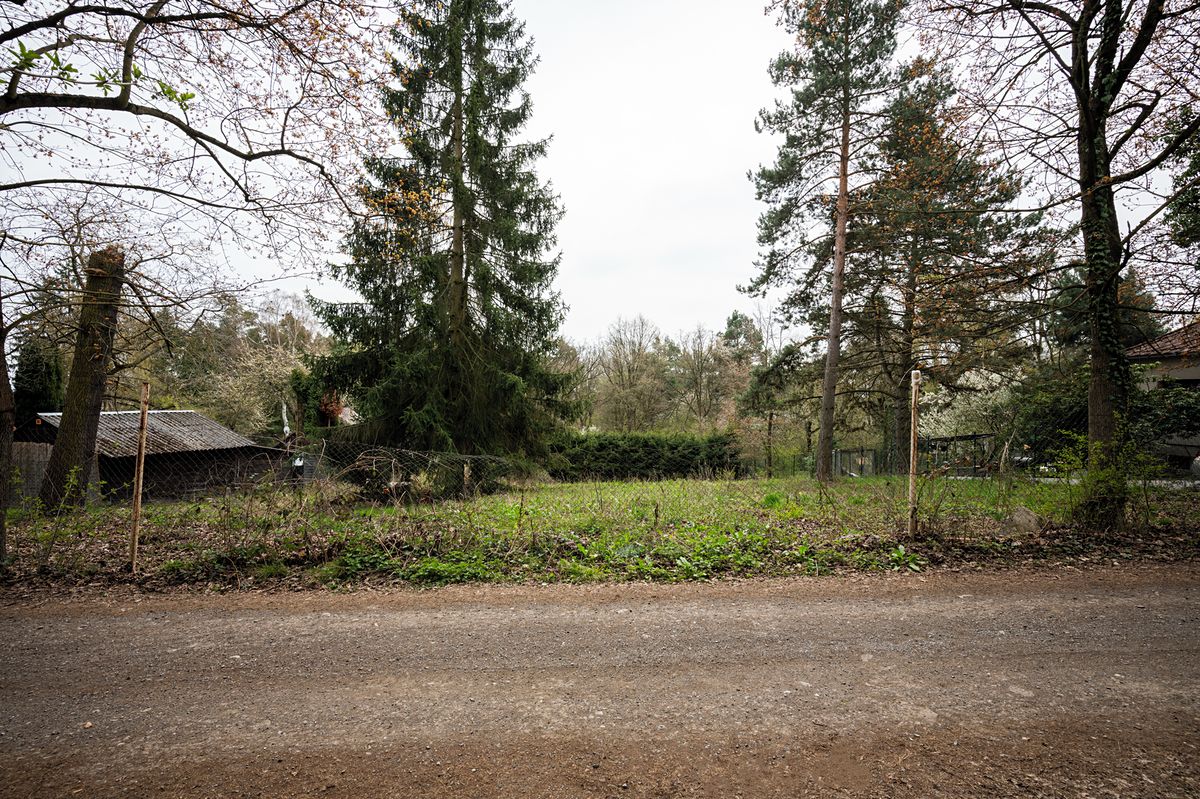 Prodej stavebního pozemku 1005 m² – fotografie 2
