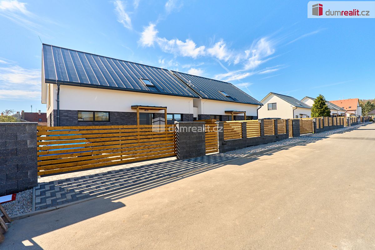 Prodej rodinného domu 160 m², pozemek 470 m² – fotografie 2