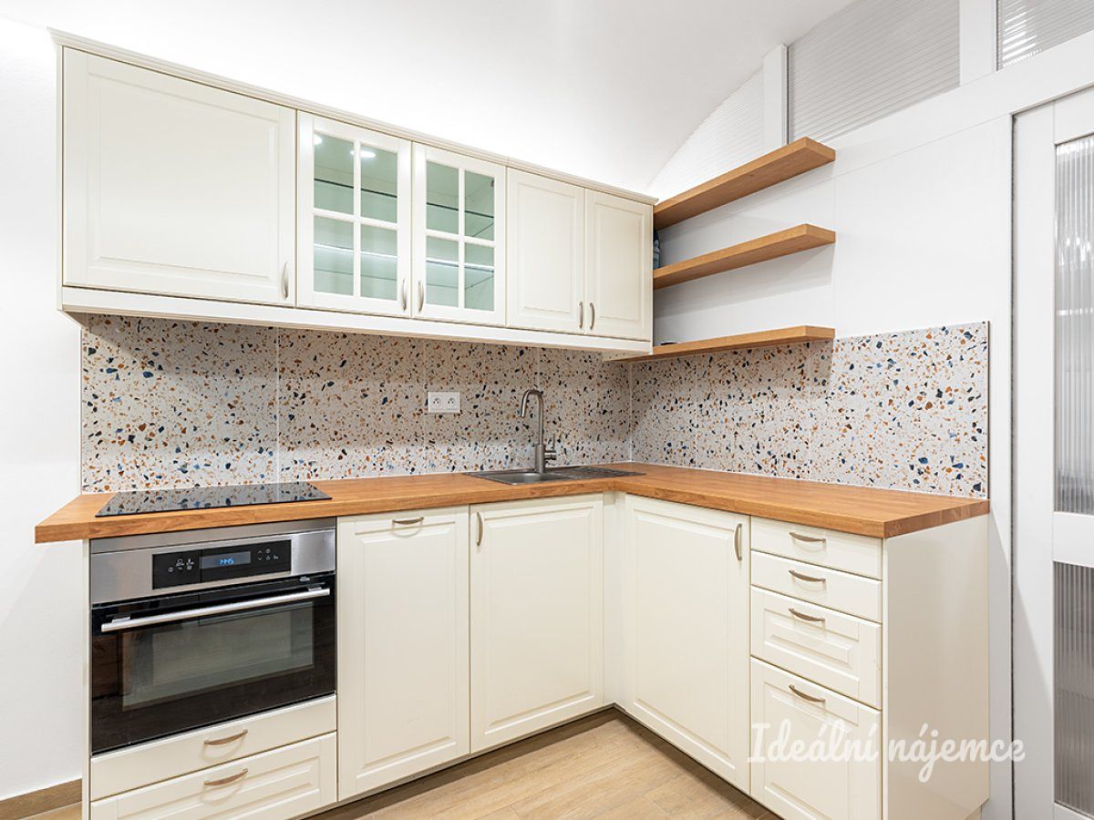 Pronájem bytu 2+kk 30 m²