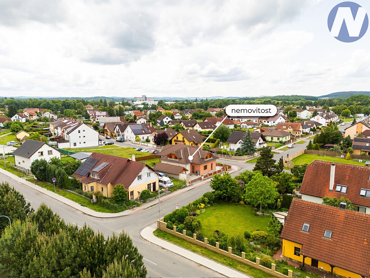 Prodej rodinného domu 277 m², pozemek 678 m² – fotografie 4