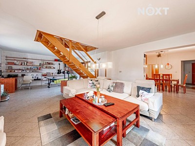 Prodej  rodinného domu 180 m², pozemek 800 m²