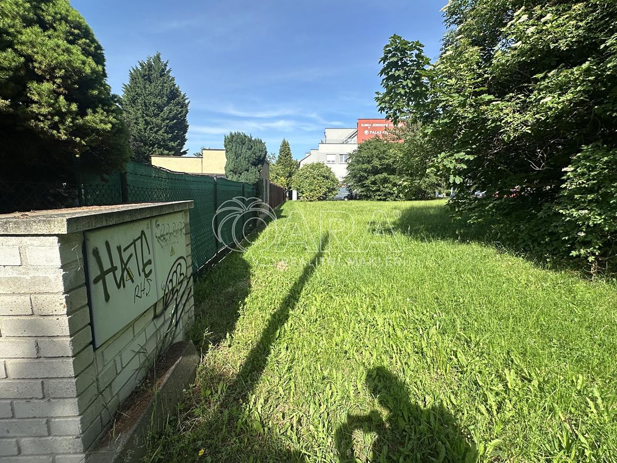 Pronájem komerčního pozemku 1347 m² – fotografie 3