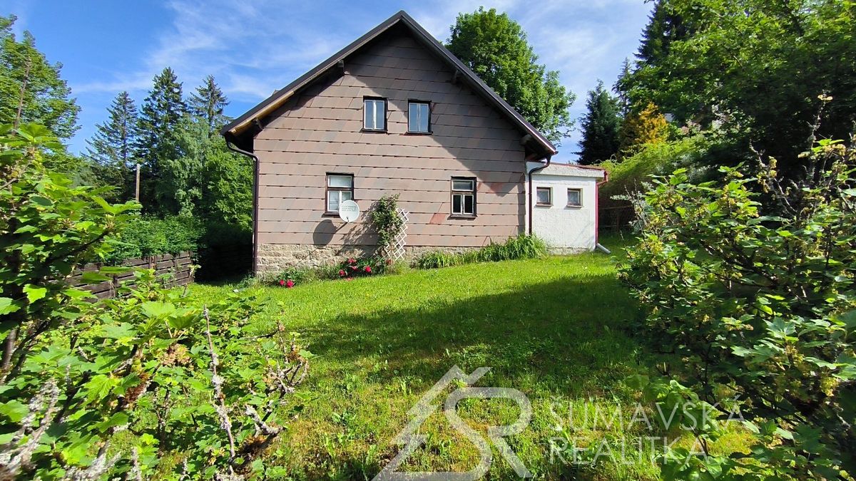 Prodej rodinného domu 105 m², pozemek 451 m² – fotografie 2