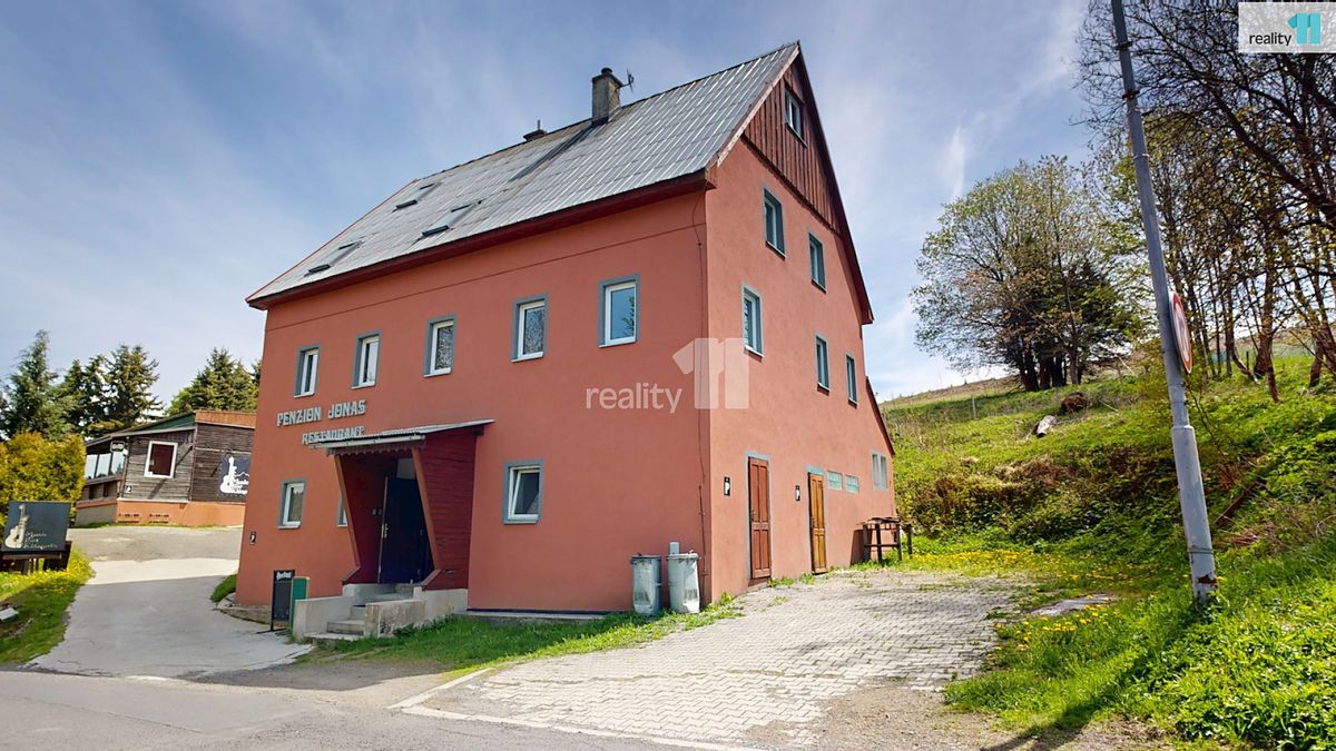 Prodej ubytovacího zařízení 370 m²