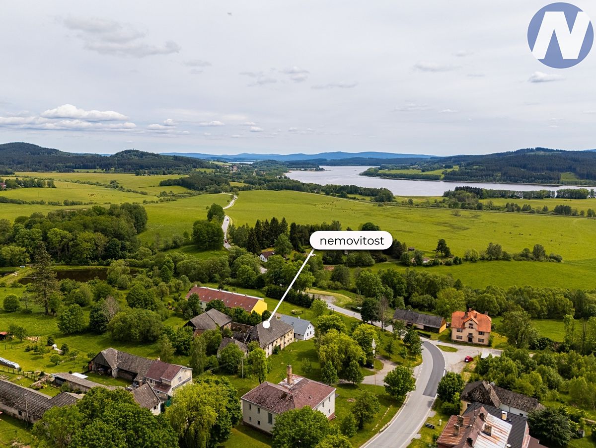 Prodej rodinného domu 500 m², pozemek 1899 m² – fotografie 2