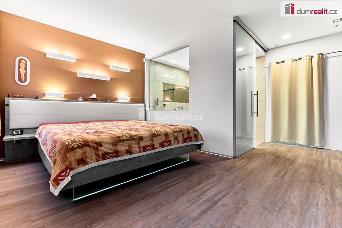 Prodej vily 296 m², pozemek 3134 m² – fotografie 5