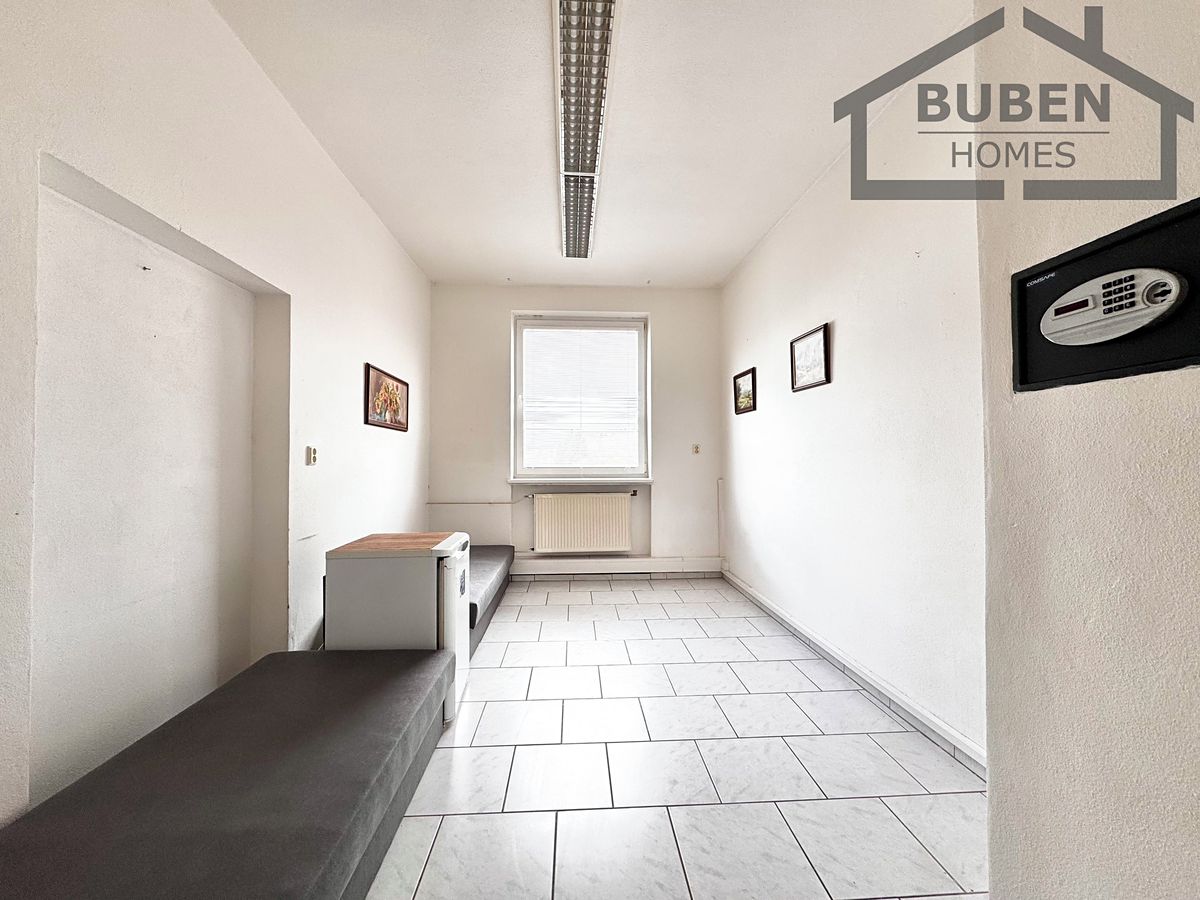 Pronájem kanceláře 380 m² – fotografie 3