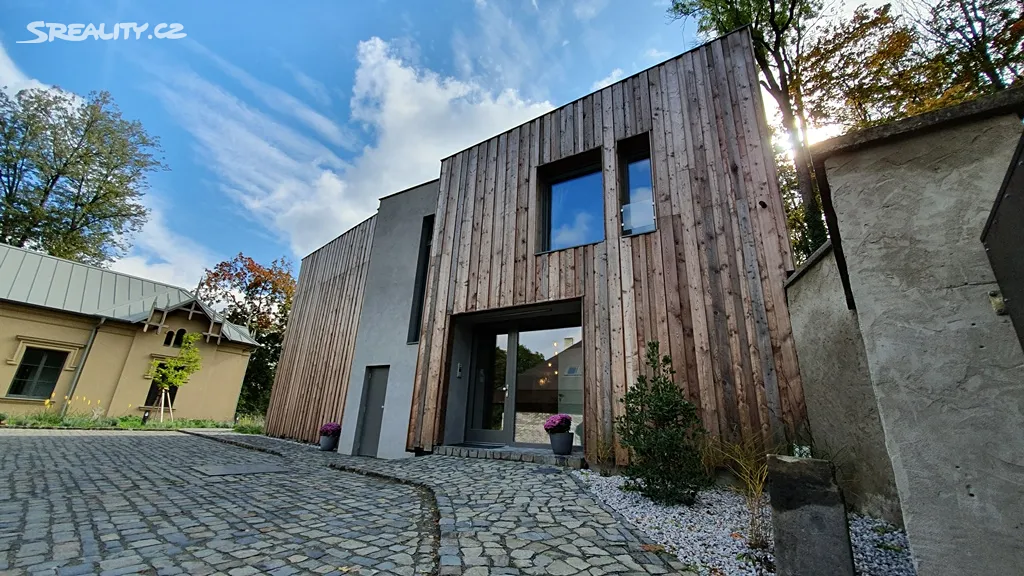 Pronájem bytu 1+kk 28 m²