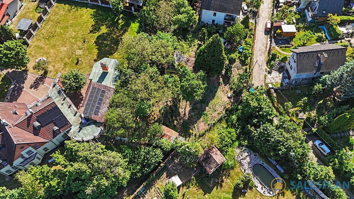 Prodej stavebního pozemku 1302 m² – fotografie 2