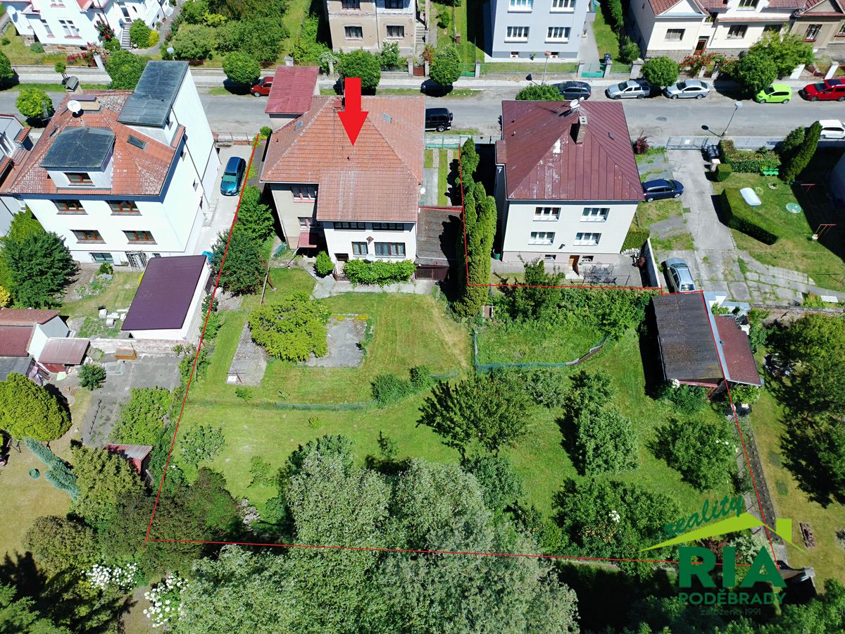 Prodej rodinného domu 210 m², pozemek 1220 m² – fotografie 4