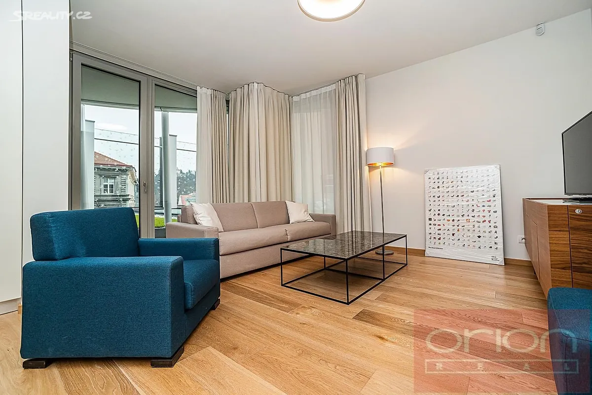 Pronájem bytu 2+kk 76 m² – pohled 2