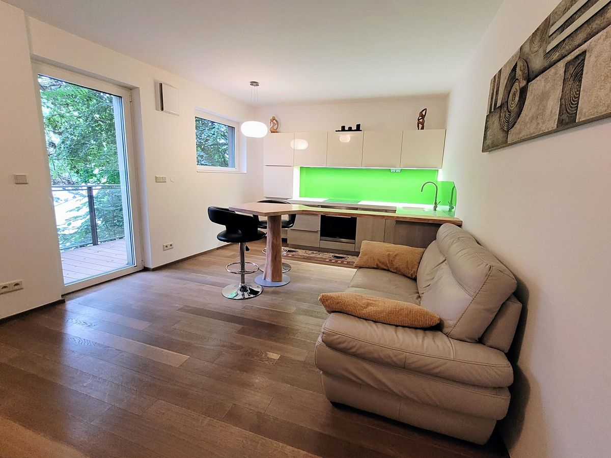 Pronájem bytu 1+kk 34 m²