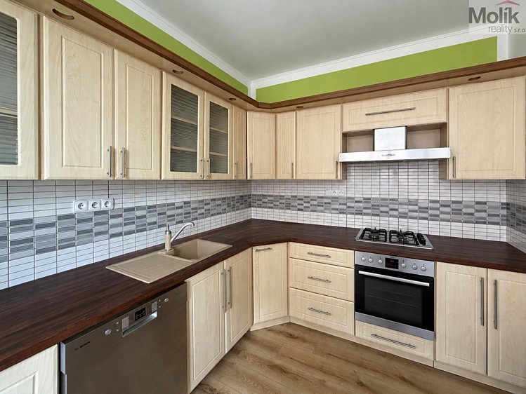 Haus zum Kauf, 360 m² (2 von 19)
