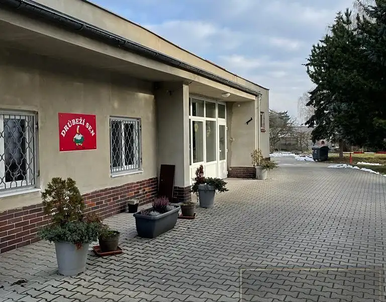 Prodej výrobní haly, prostoru 298 m², Modlany – náhled fotky 2