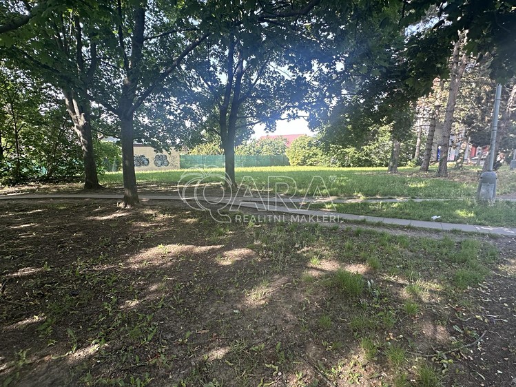 Pronájem pozemku, 1 347 m² (7 z 9)