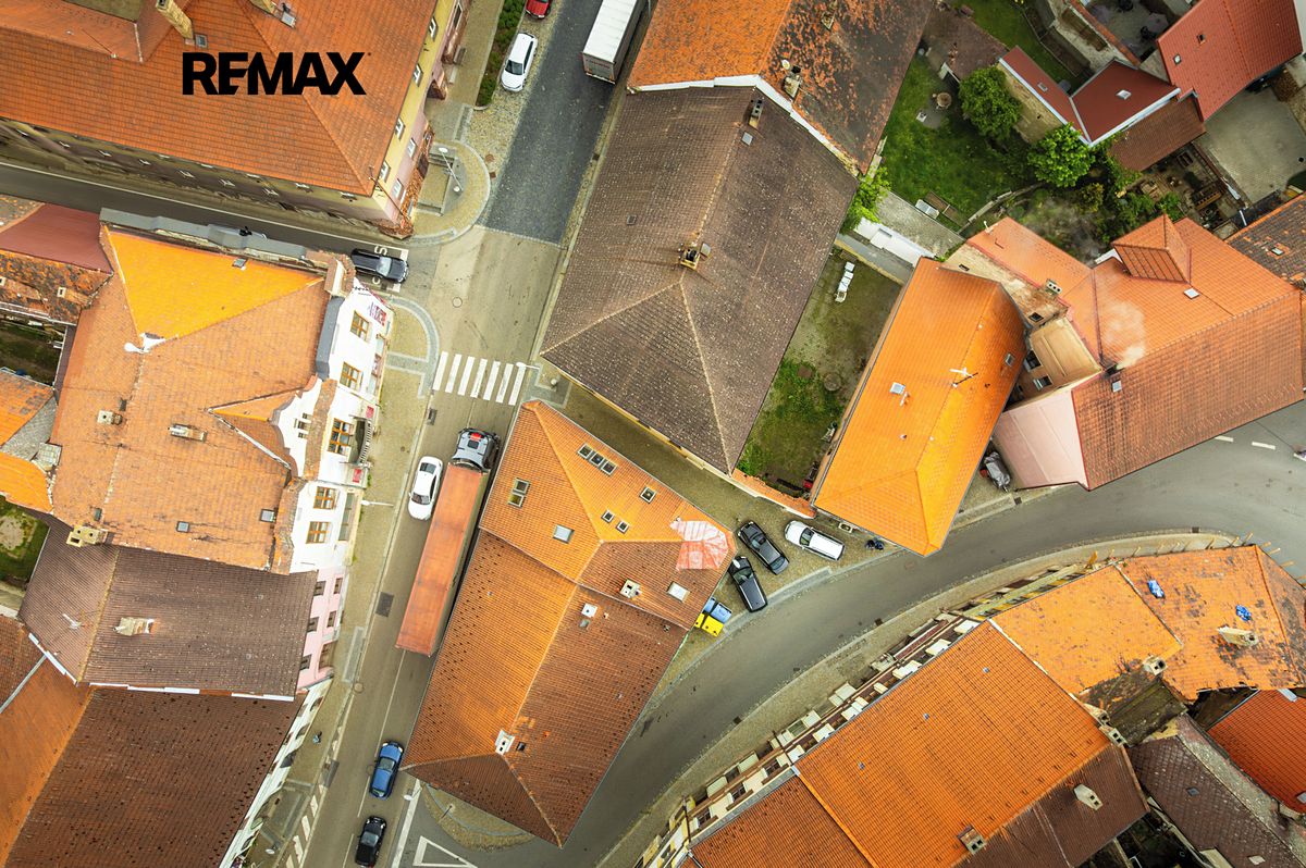 Prodej rodinného domu 290 m², pozemek 111 m² – fotografie 5