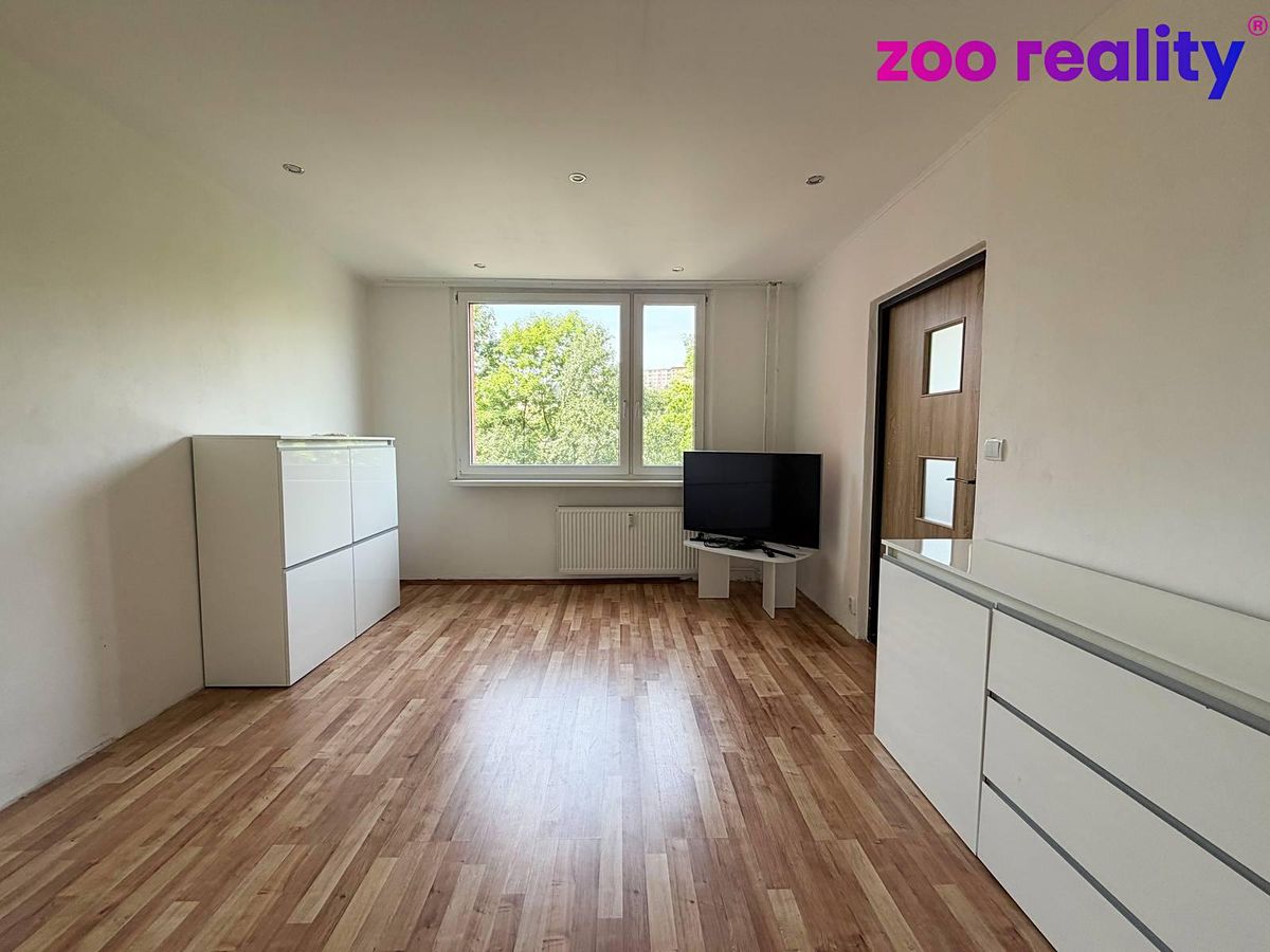 Pronájem bytu 1+1 35 m² – fotografie 3