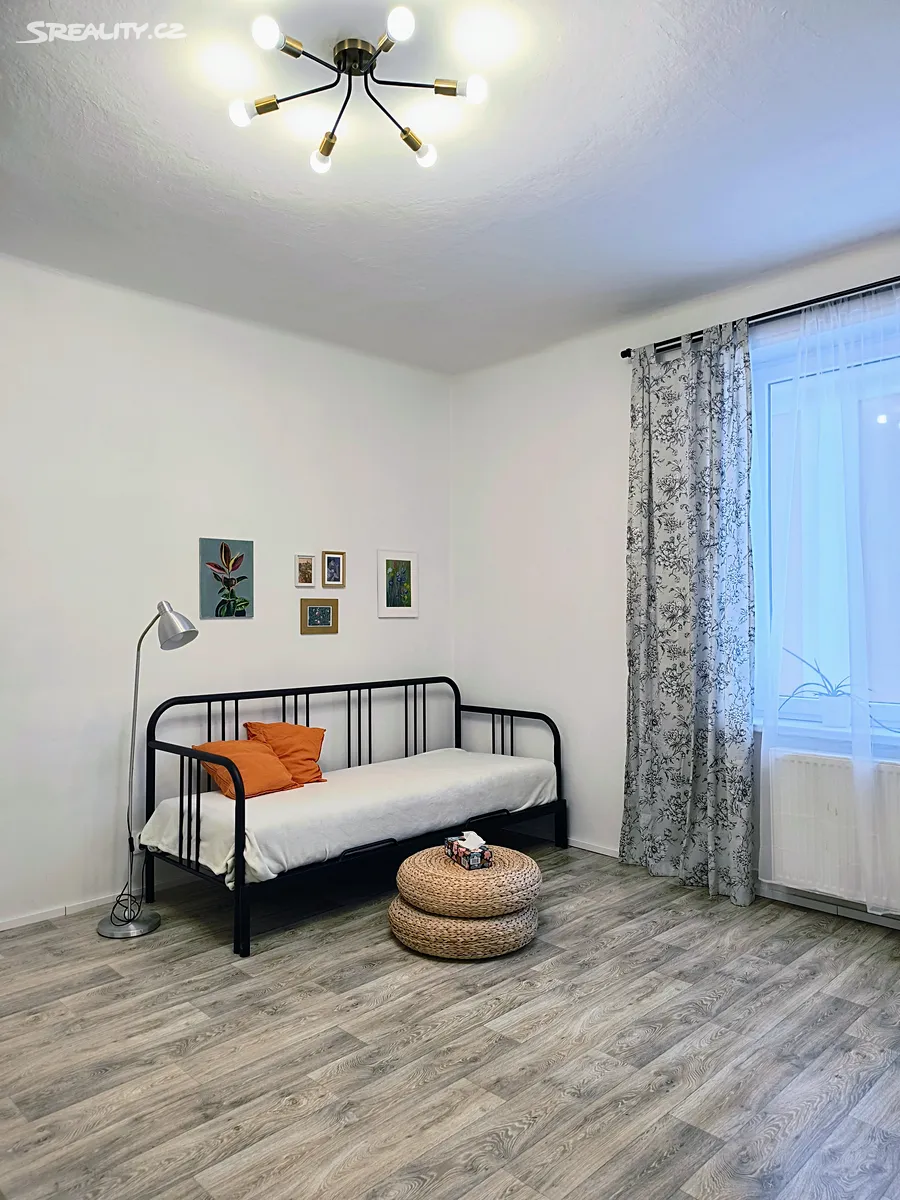 Pronájem bytu 1+1 37 m², sídliště