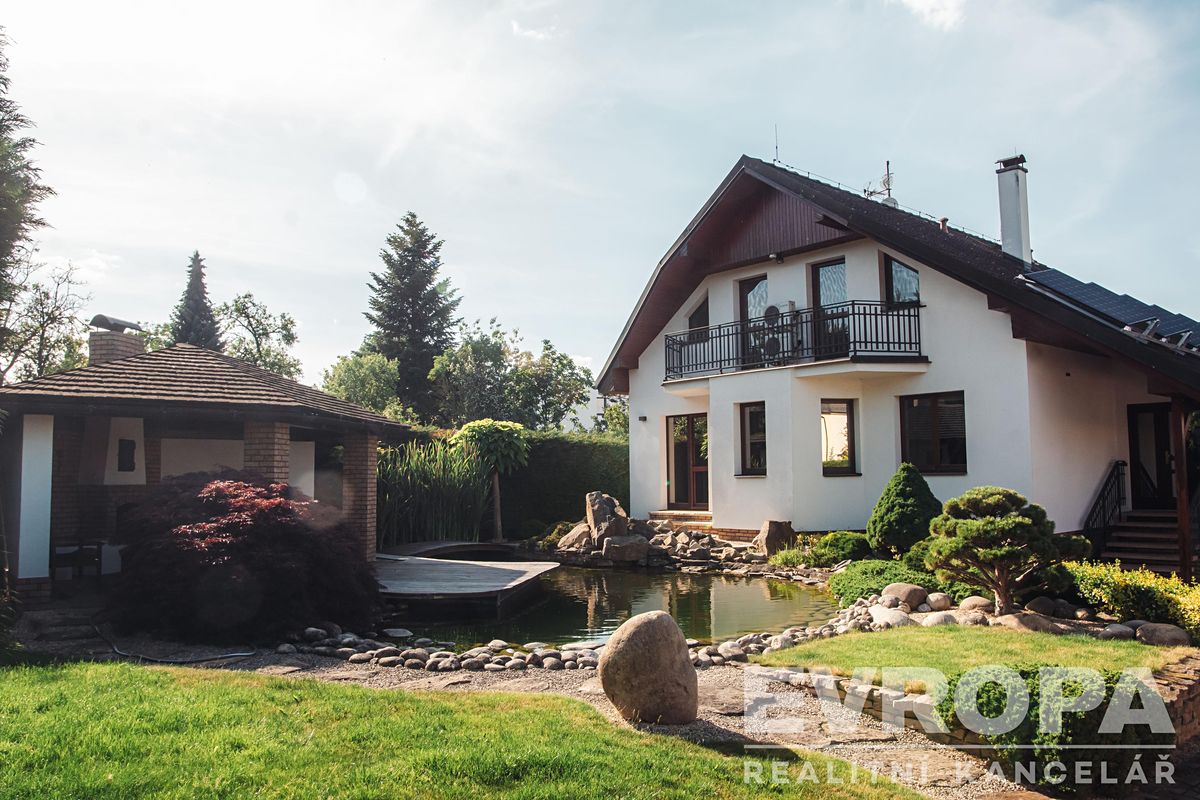 Prodej rodinného domu 226 m², pozemek 660 m²