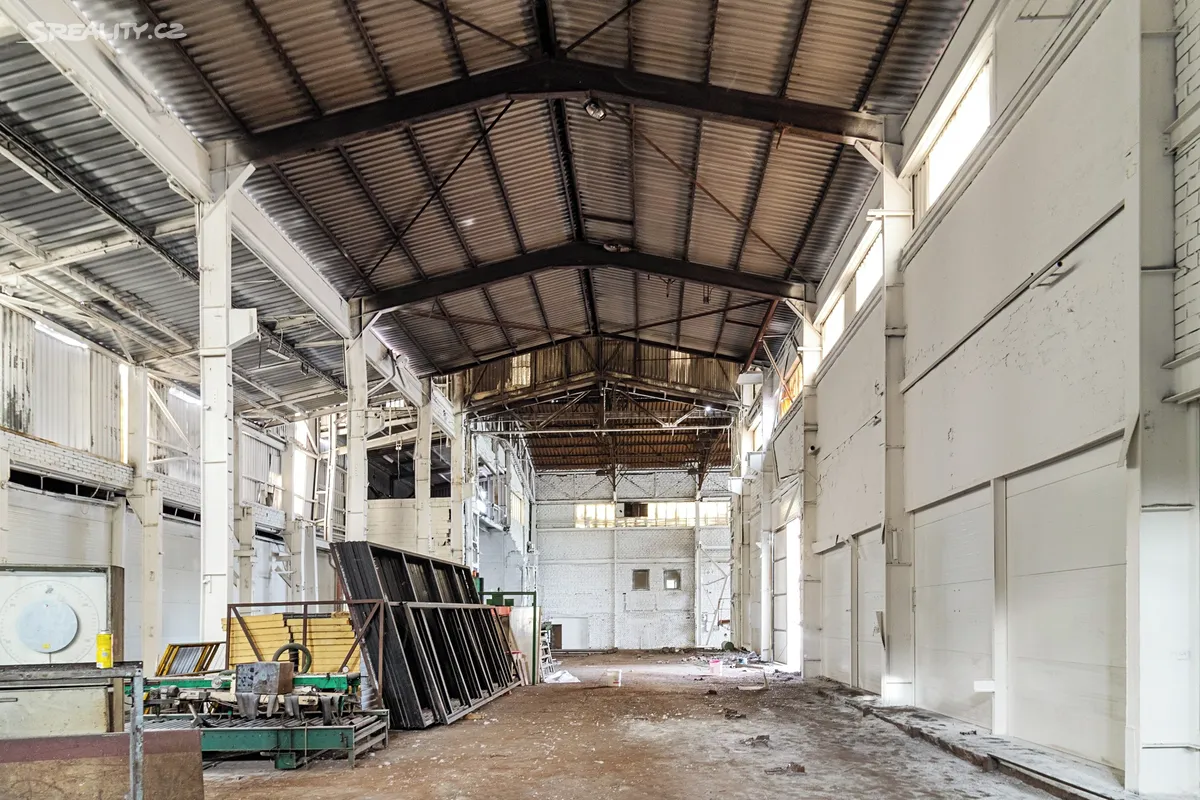 Pronájem skladového prostoru 1500 m² – pohled 4