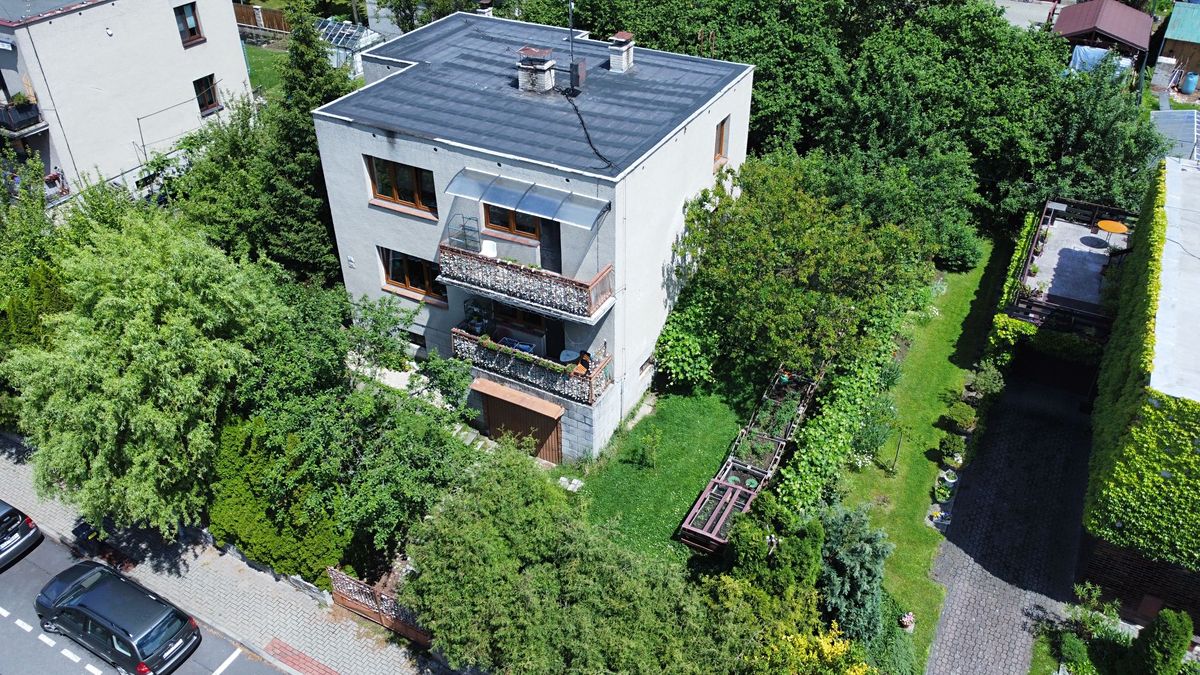 Prodej rodinného domu 200 m², pozemek 551 m² – fotografie 2