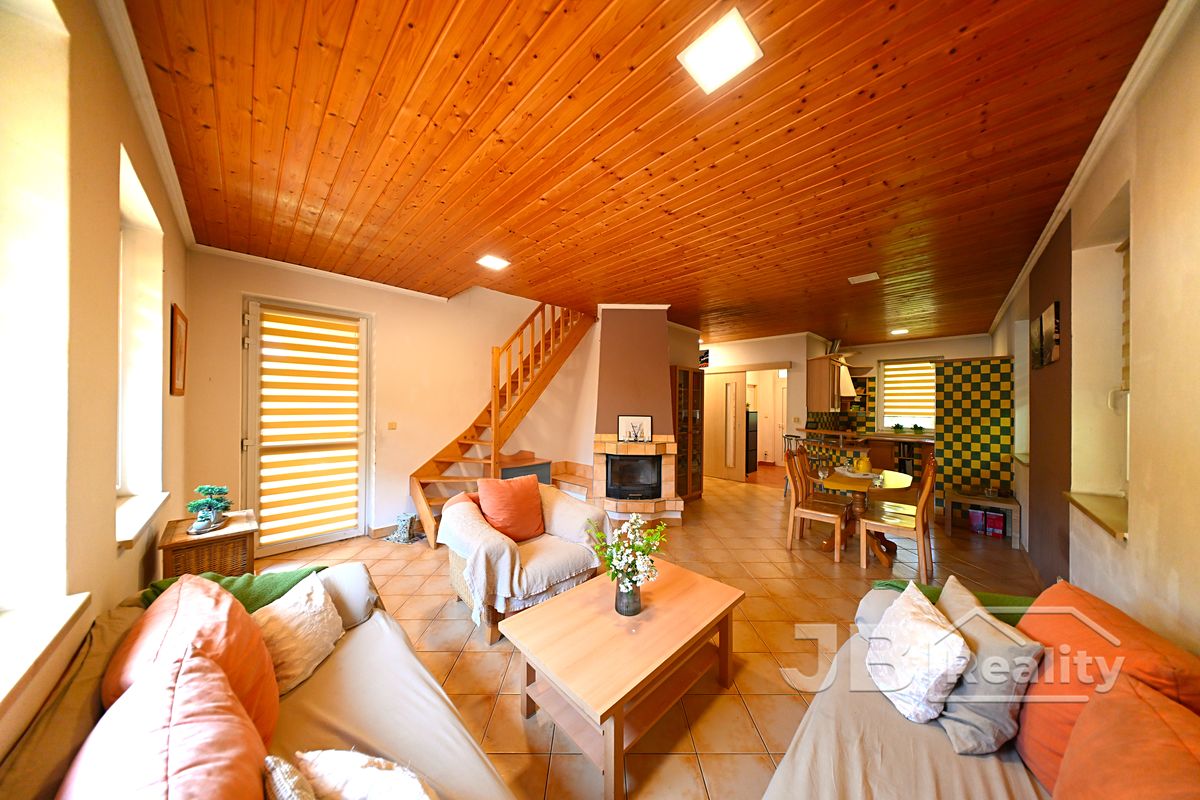 Prodej rodinného domu 131 m², pozemek 1483 m² – fotografie 4
