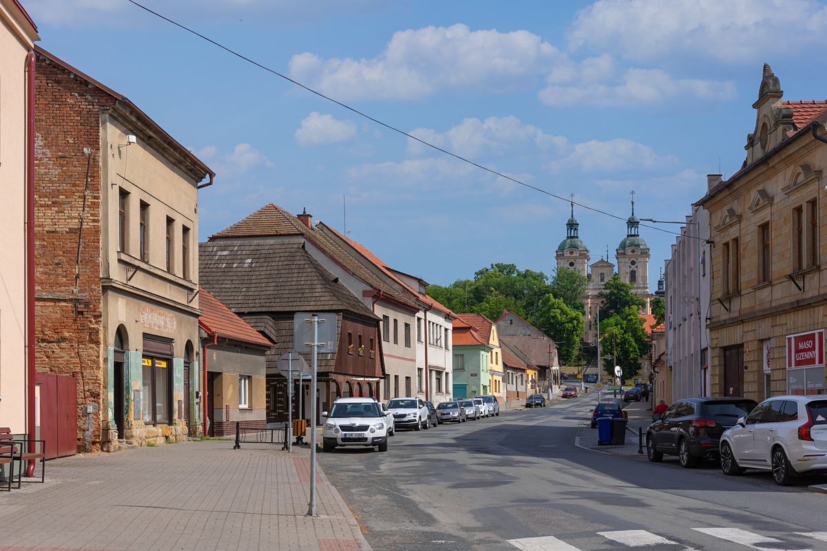 Prodej rodinného domu 200 m², pozemek 175 m² – fotografie 2