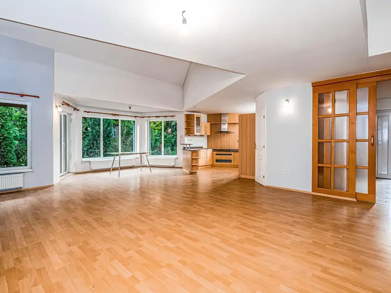 Prodej rodinného domu 244 m², pozemek 1000 m², Zvole – náhled fotky 3