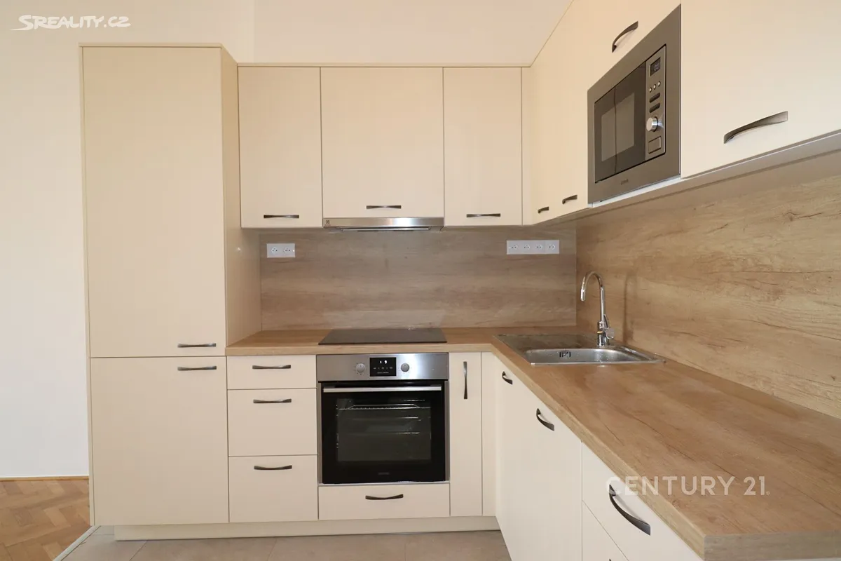 Pronájem bytu 3+kk 79 m², Praha