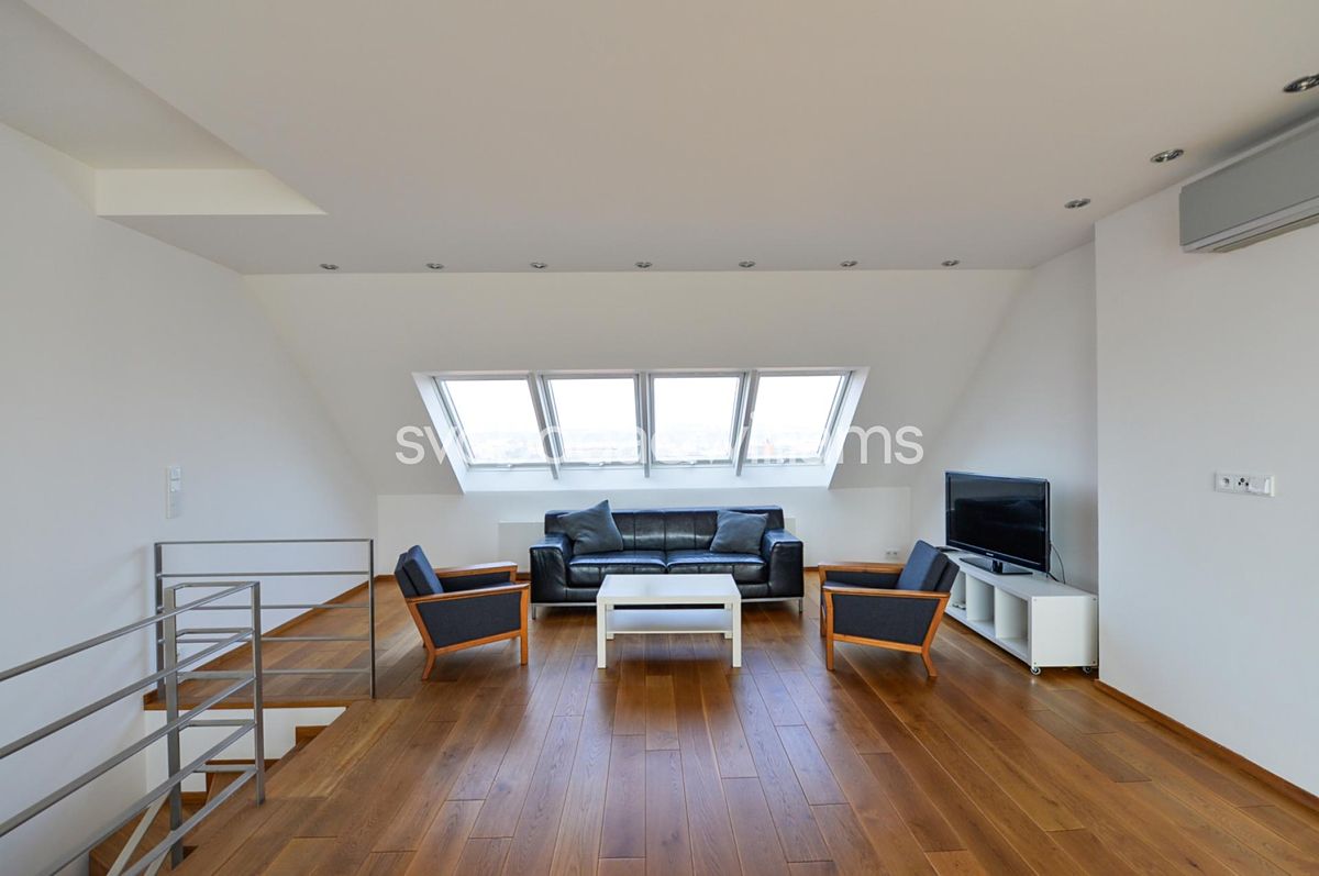 Pronájem bytu 4+kk 109 m²