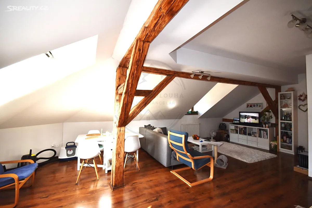 Pronájem bytu 2+kk 72 m² – pohled 4